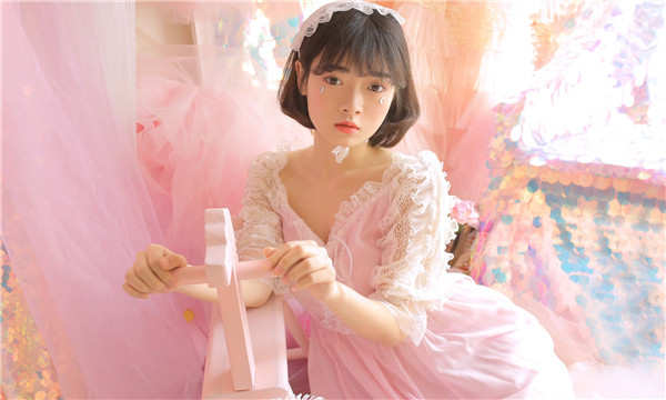 子洲供卵试管代怀生子多少钱？这一直是很多不孕不育家庭关注的话题。在中国，不孕不育的发生率越来越高，根据《中国不孕不育现状调研报告》显示，育龄夫妇的不孕不育率从20年前的3%增长至现在的12.5%-18.2%，患者人数高达6000万以上。在这样的背景下，许多家庭通过供卵试管来实现自己的生育梦想。那么，供卵试管代怀生子的费用到底是多少呢？
